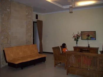 Rent Rumah: Rumah Semi Villa
