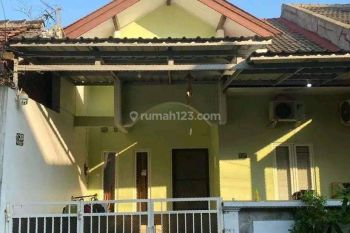 DI JUAL RUMAH SIAP HUNI DI TENGAH KOTA DEKAT SIMPANG LIMA