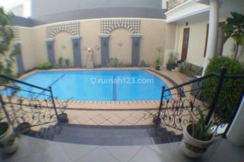 Rumah Kembar Golf di Daerah Bsd Tangerang