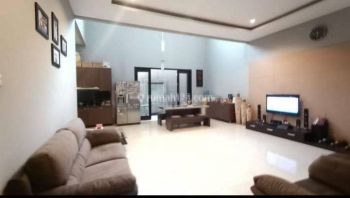 Rumah Bagus di Singgasana pradana