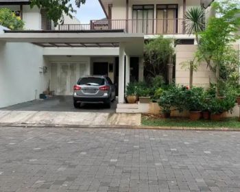 Rumah mewah di Serenia Hills Cluster yang nyaman, strategis di Jaksel.