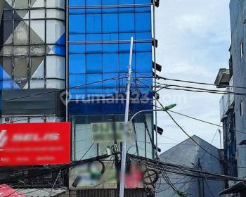 Ruko di Rawamangun, Jakarta Timur 270 m Bagus SHM