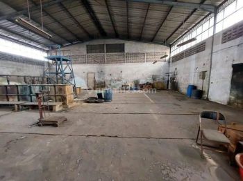 Gudang Luas Hitung Tanah di Jl. Kopo mainroad Kota Bandung