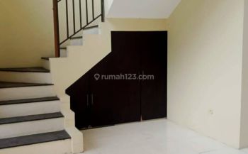 D Sewakan Rumah Modern Minimalis Terawat Di Jln Kutamangu Singgasana