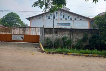 di Gudang murah Klapa Nunggal Komplek pergudangan Wahyu sejahtera bogor