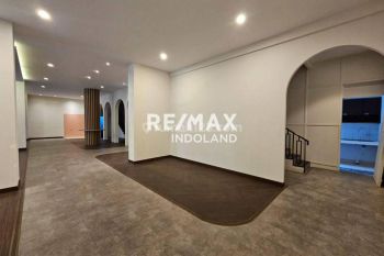 Di Sewakan Ruko Gandeng 3 Unfurnished Lokasi Super Strategis