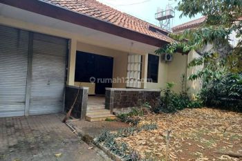 Disewakan Rumah Bagus Luas Tanah 330² Di Menteng 01.24