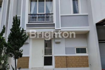 Rumah baru cakep dekat Stella Maris dekat Stasiun Rawa Buntu