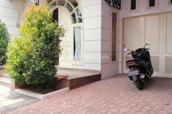 Rumah Bagus Unfurnished di Komplek Pln Patal Senayan Jakarta Selatan , Jakarta