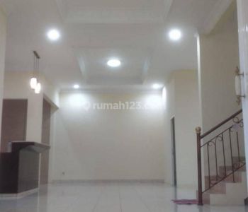 Rumah di Citra Garden 3 2 Lantai SHM Sudah Renovasi Hoek