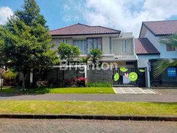 Rumah Sultan megah di villa golf araya