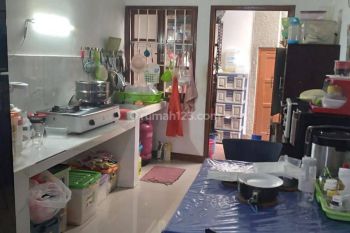 Dijual Rumah Bagus, Ada Pavilliun, Strategis tengah kota di Sayap Pajajaran, dkt