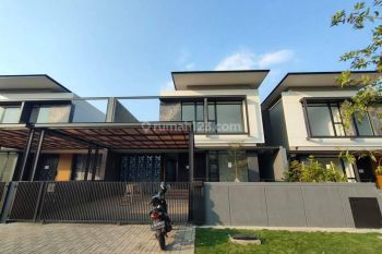 Rumah Baru di Tatar Nayapati 2 Lantai SHM Barat Daya