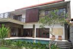 thumbnail-modern-3-bedrooms-house-located-in-ungasan-area-surrounded-by-houses-and-villas-6