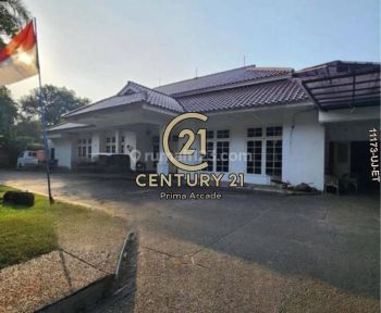 Rumah Tua Ex Rumah Mewah Dengan Luas Tanah Luas Dengan Taman