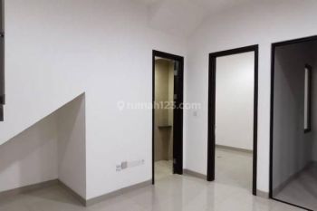 Rumah 3 Lantai di Jl.Green lake city Bagus SHM