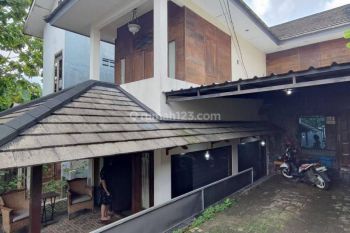 Sale Rumah: Rumah bagus 2 Lantai