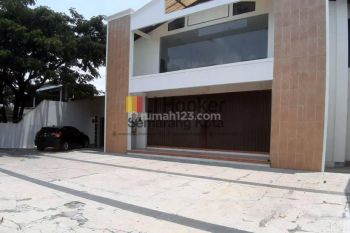 Gudang Dan Kantor di Jalan Raden Patah