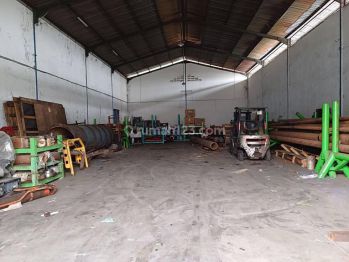 Disewakan gudang kayu besar dalam kapuk kamal jakarta barat