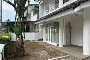 Rumah Besar Di Dekat Lapangan Golf Lippo Karawaci