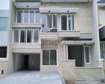 Dijual New Listing Rumah Pakuwon City 2 Lantai Baru Renovasi