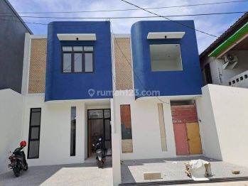 Rumah 2 Lantai Desain Modern di Taman Kopo Indah TKI