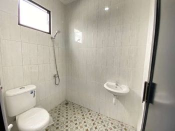 Ruko BARU 3,5 lantai strategis di jatiwaringin jakarta timur