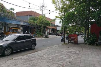 Exs Resto lokasi strategis di Jalan Utama Tukad Gangga Renon