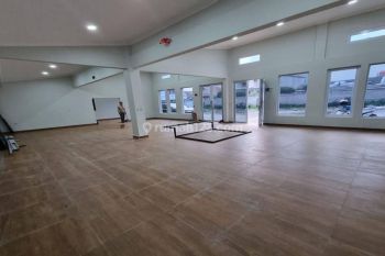 Disewa Ruang Usaha Bangunan Baru Renovasi Cocok Untuk Cafe/Kantor/Pertemuan Di