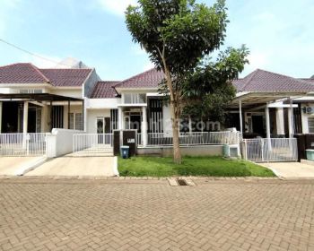 M053 Dijual Atau Disewakan Rumah Cantik Premium Di Boulevard Perum. Austinville