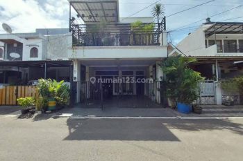 rumah 2 lantai di graha