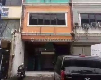 Ruko kokoh Jl. Fatmawati Raya. Jakarta Selatan