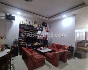 Hadap Selatan Barat Rumah Teluk Gong Uk 6x20