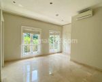thumbnail-spacious-5-bedrooms-with-garden-and-swimming-pool-in-pondok-indah-5