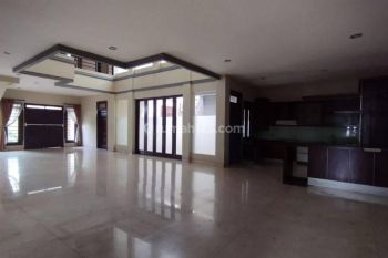 Rumah Lux Setraduta Raya Cocok Untuk Tempat Tinggal Dan Kantor
