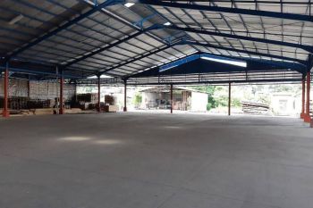 Gudang  Luas Bangunan 1632m2 Di Jl Raya Bekasi Jakarta Timur