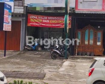 RUKO TINGKAT 2 1/2 DI Jl. RUHUI RAHAYU, TENGAH KOTA BALIKPAPAN