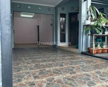 Dijual Rumah Mewah 2,5lt Dg Furnish Mewah di Kawasan Araya B395