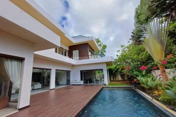 Villa di Area Toyaning Ungasan Badung Bali