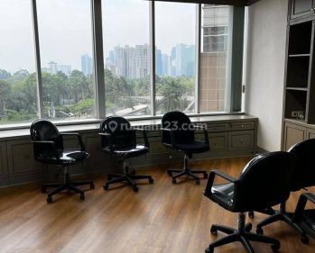 Kantor di Menara Sudirman, Jakarta Selatan 150 M Sudah Renovasi