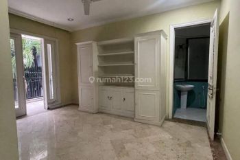 Disewakan Rumah Menteng Yang Asri Dan Luas Cocok Untuk Kantor