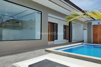 New 2 BR Minimalist Villa Close To Batu Bolong Beach Canggu Bali