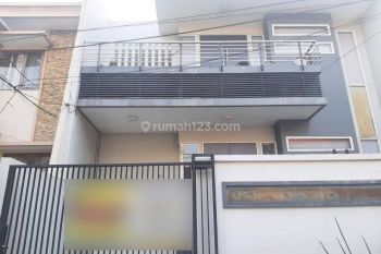 Rumah Bagus Siap Huni Strategis Di GreenVille(GR52)