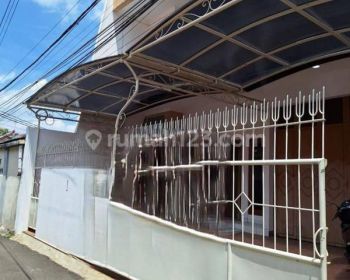 Rumah 2 Lantai Bebas Banjir Siap Huni di Duren Sawit, Jak Tim