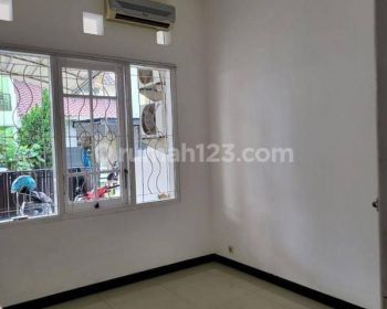 JUAL Rumah 1,5Lantai di Taman Mutiara, Pakuwon City