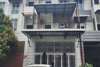 Rumah Bagus di Komplek Cemara Asri Jalan Bahagia