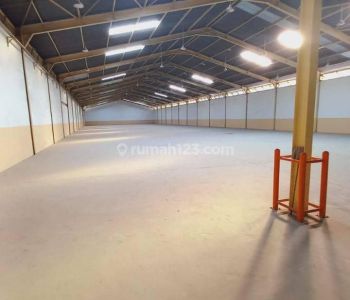 Di Sewakan Gudang Baru Ada Loading Dock Dan Office Dekat Tol di Cakung Jakarta