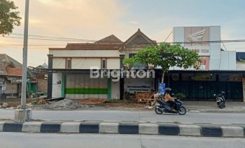 RUMAH EX KANTOR PEGADAIAN WOLTERMONGINSIDI PINGGIR JALAN RAYA HARGA MURAH