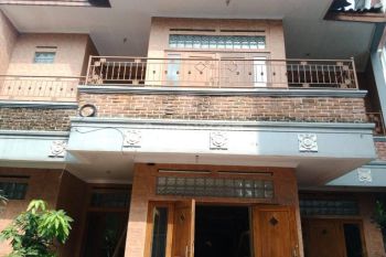 Disewakan / kontrak rumah 2,5 lt semi furnish siap huni di buahbatu Bandung shm