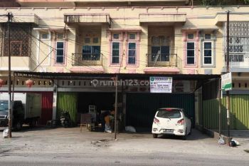 Ruko 2 Lantai Disewakan di Jalan Kulim Pekanbaru Dekat Ke Mall Ciputra